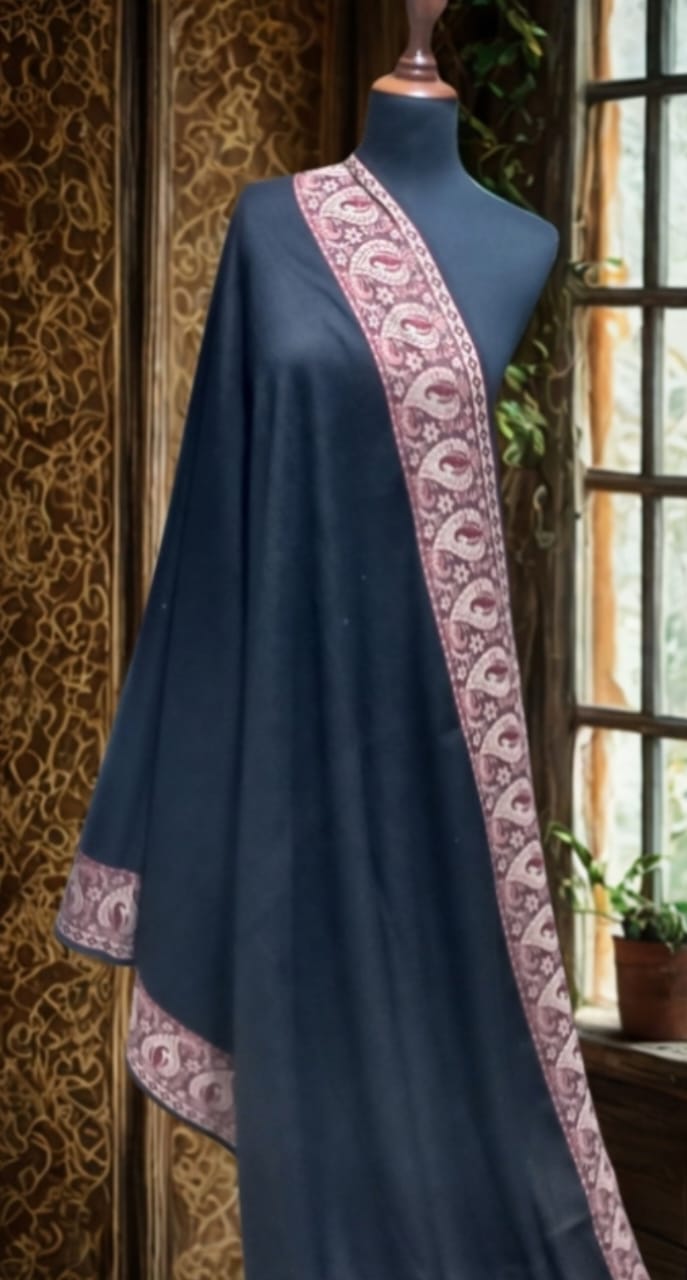 Elegant winter shawl